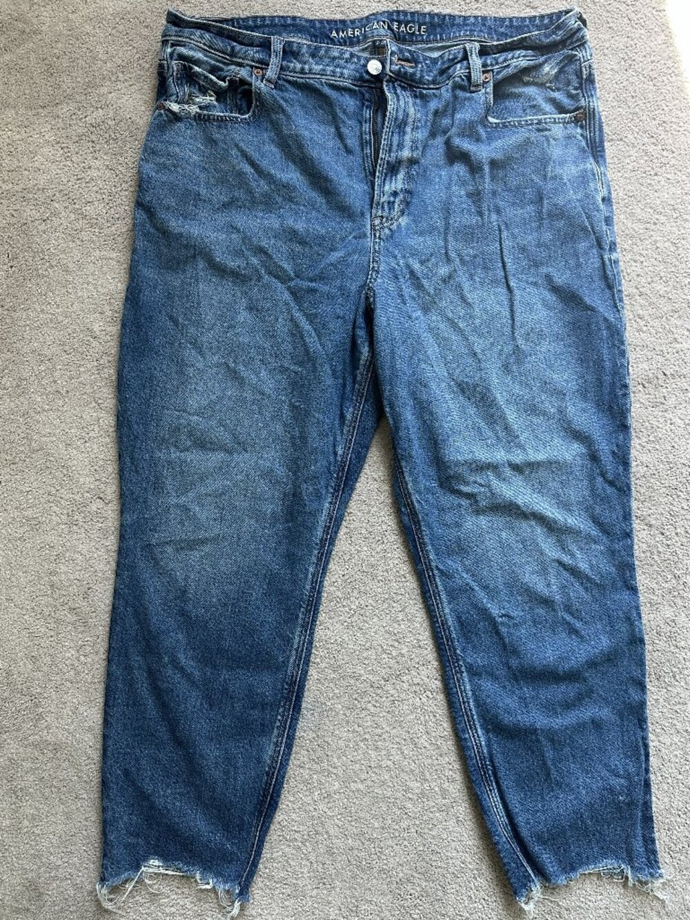 American Eagle Strigid High-Waisted Mom Jeans Size 18